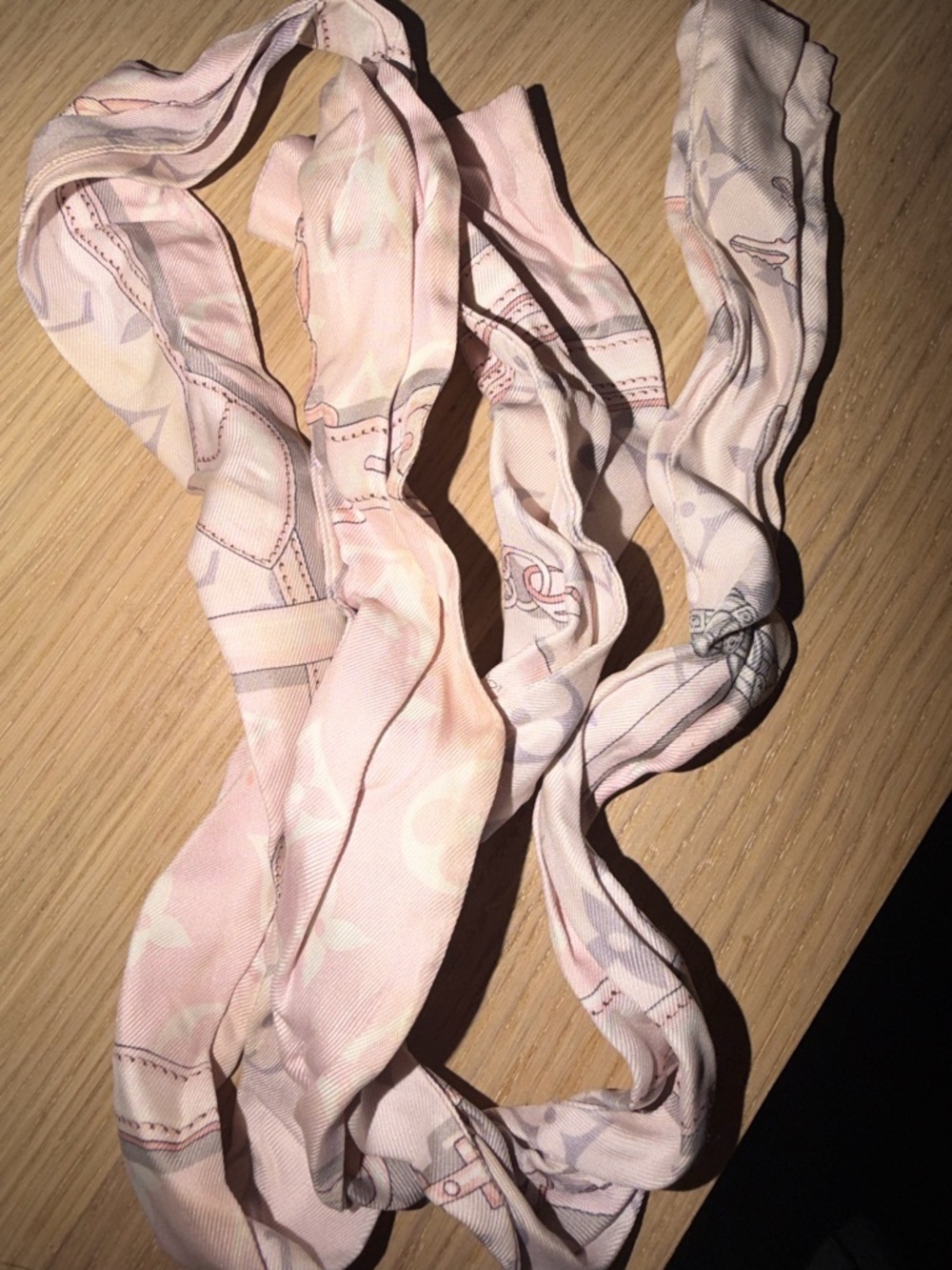 Louis Vuitton Pale Pink Monogram Chain-Print Silk Bandeau - Picture 3 of 3